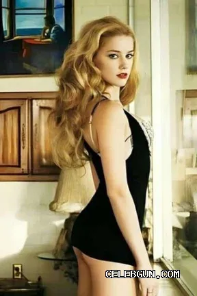 Amber Heard's Hot and Sexy Photo Collection