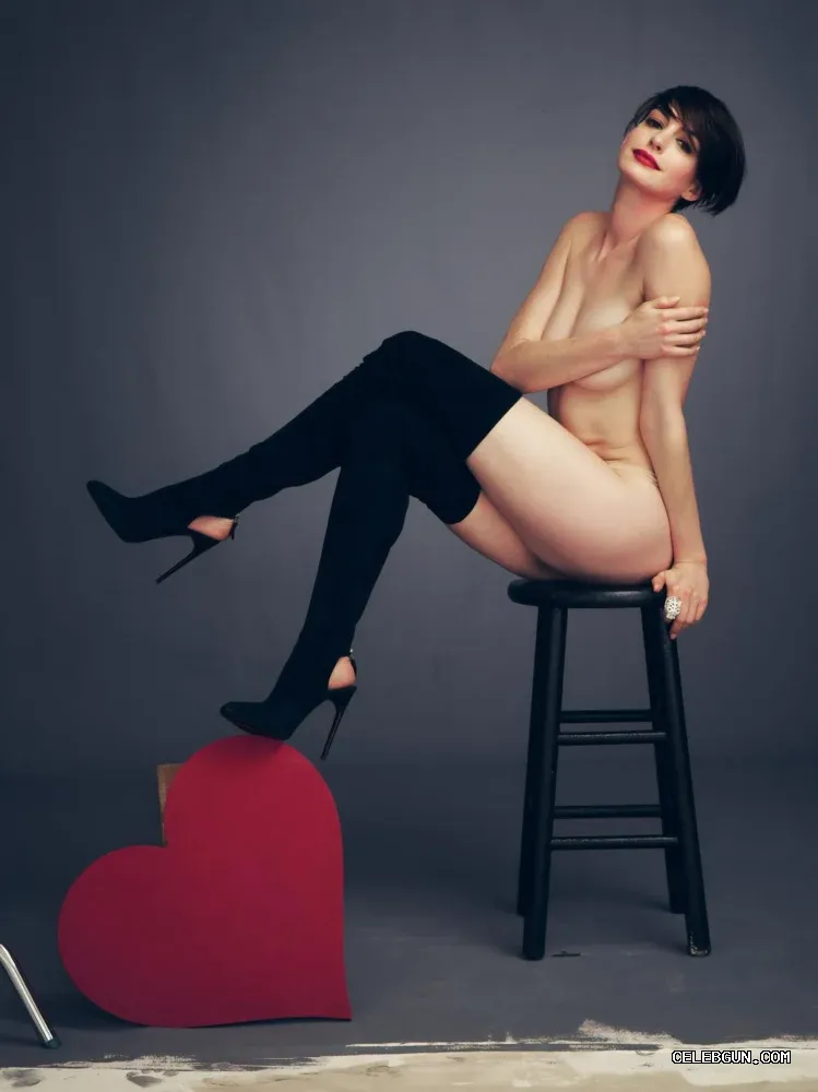 Anne Hathaway Hot Nude Photoshoot with Stunning Reveals