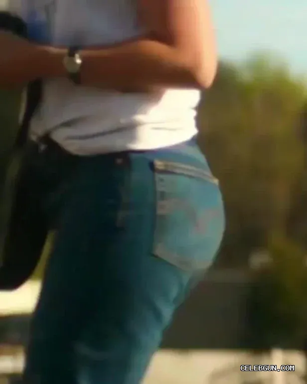Cailee Spaeny's Sexy Ass Collection: Stunning Hot Photos to Admire