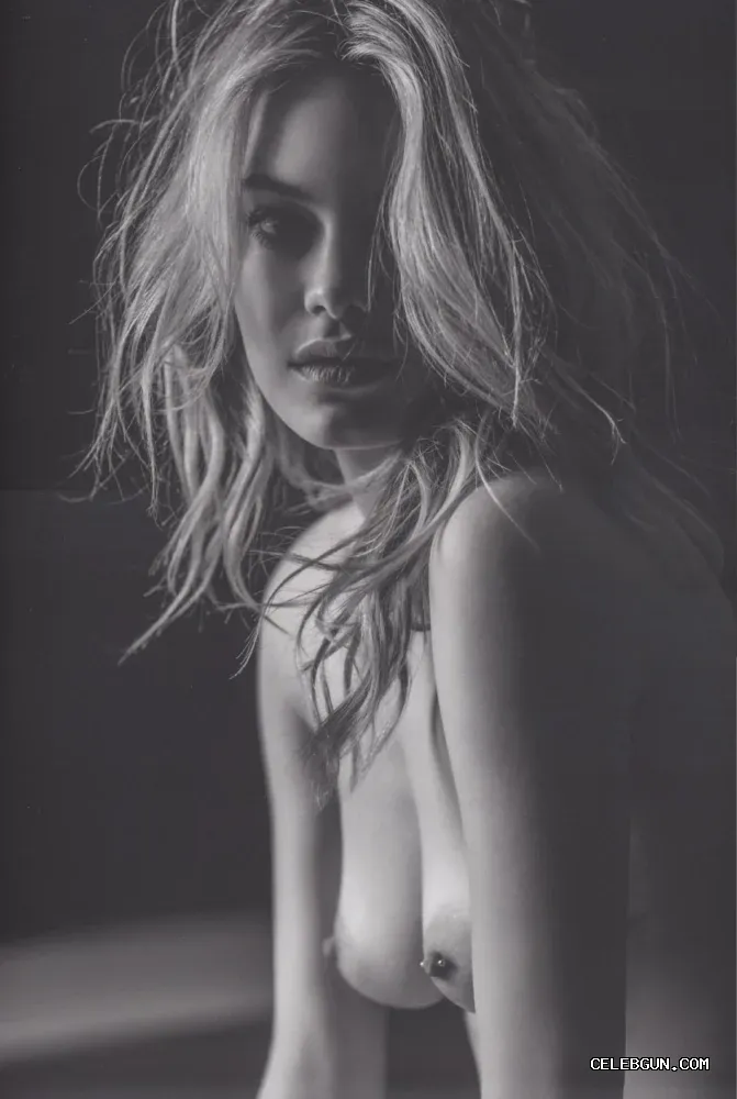 Camille Rowe Naked Photos Revealed in Stunning Adult Gallery