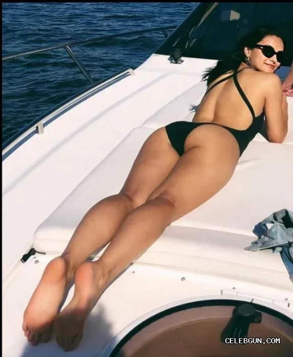 Celebrity Name's Hot and Sexy Ass Photos Collection