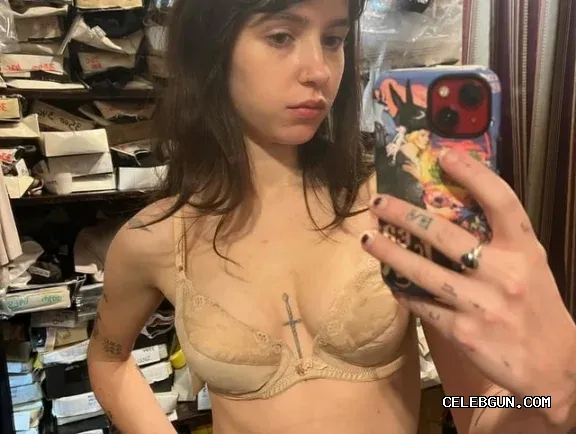 Clairo Cottrill's Stunning A-Cup Nude Photos Collection Showcasing Her Petite