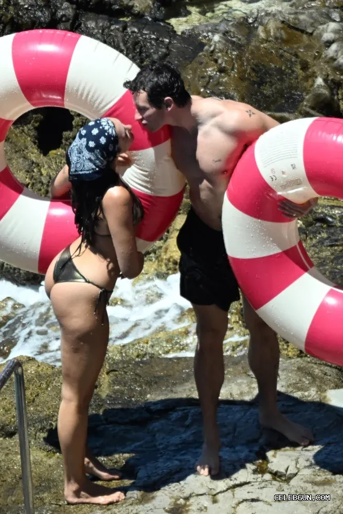 Dua Lipa's Sexy Hot Ass: Stunning Photo Collection