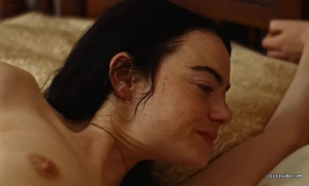 Emma Stone Naked Photos Showcase Her Hotest Sizzling Moments