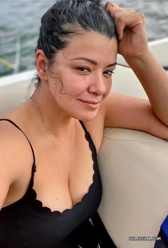 Gabriela Zamora's Stunning Boobs: Exclusive Photo Collection