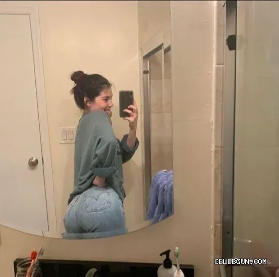 Gracie Abrams: Hot and Sexy Ass Photos Collection That Proves