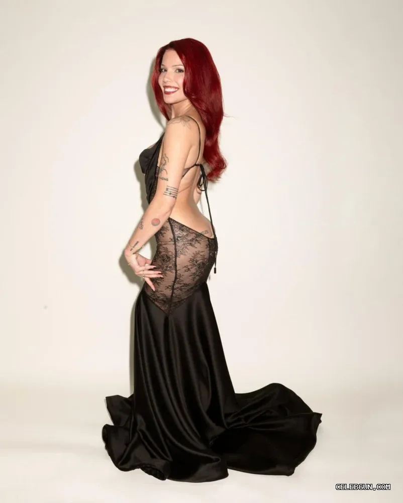 Halsey’s Sexy Hot Ass Photo Collection