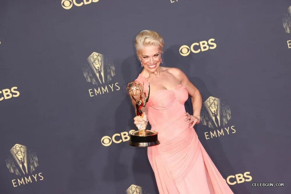 Hannah Waddingham's Hot Sexy Photo Collection After Award Win