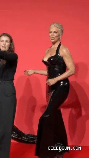 Hannah Waddingham's Sexy Collection of Boobs Photos You Can't Miss