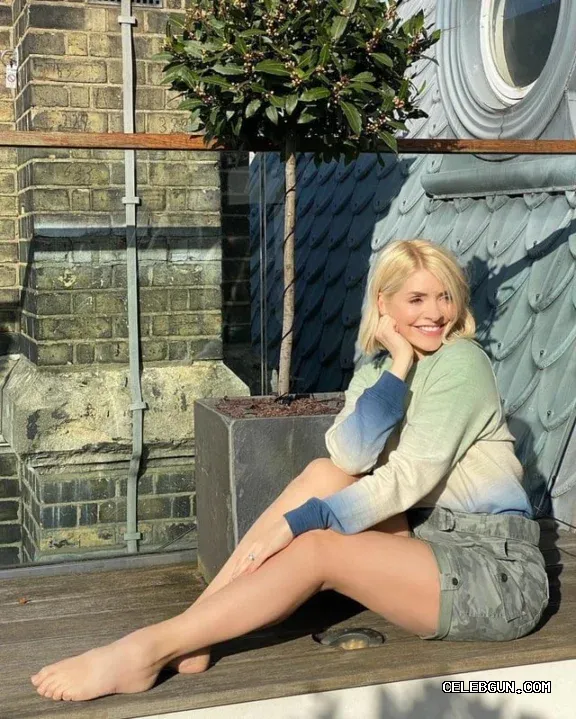 Holly Willoughby’s Hot Legs: Stunning Sexy Photo Collection