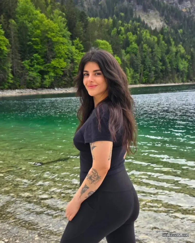 Issy Panayis: Sexy Ass Photo Collection That’s Too Hot to