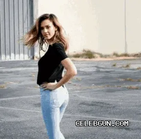 Jessica Alba's Sexy Butt: Hot Photo Collection You Can't Miss!