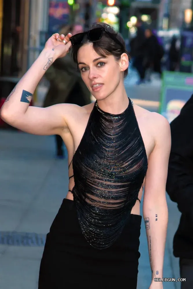 Kristen Stewart's Stunning Nude Collection: A Cup Petite Boobs Revealed!