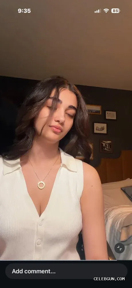 Lala Sadi's Sexy Boobs Photo Collection That You'll Love