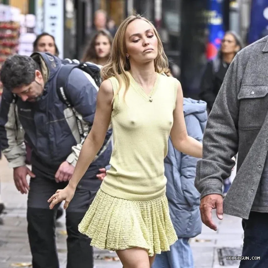 Lily Rose Depp's Stunning A-Cup Nude Photos Collection of Petite