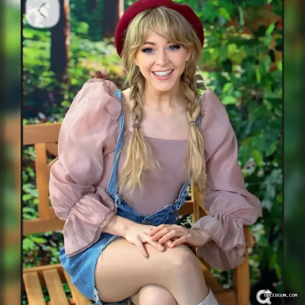 Lindsey Stirling's Hot Legs: Must-See Sexy Photo Collection