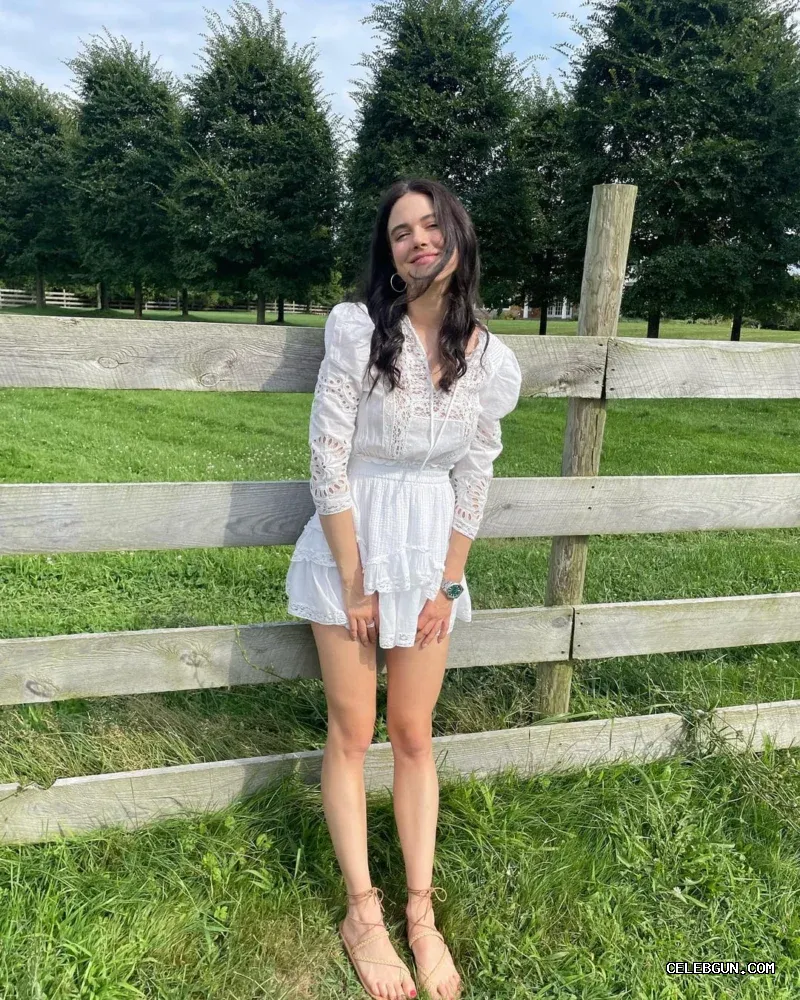 Lydia Moynihan's Hot Legs: Stunning Sexy Photo Collection