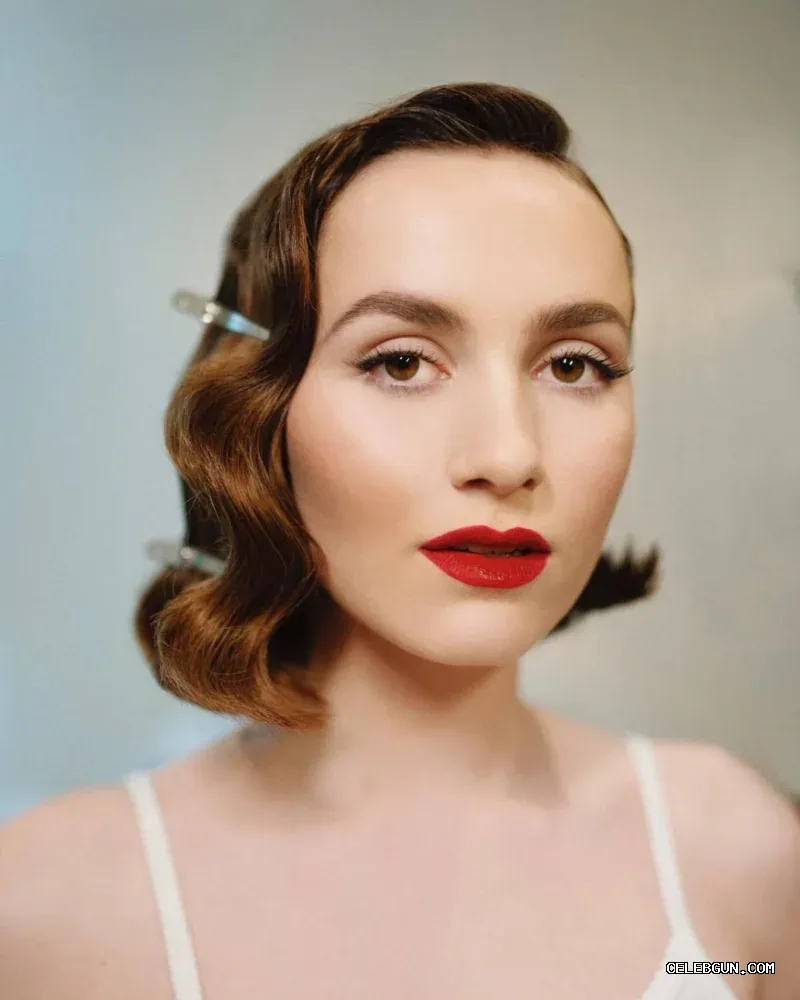 Maude Apatow's Hot Red Lipstick Sexy Photo Collection