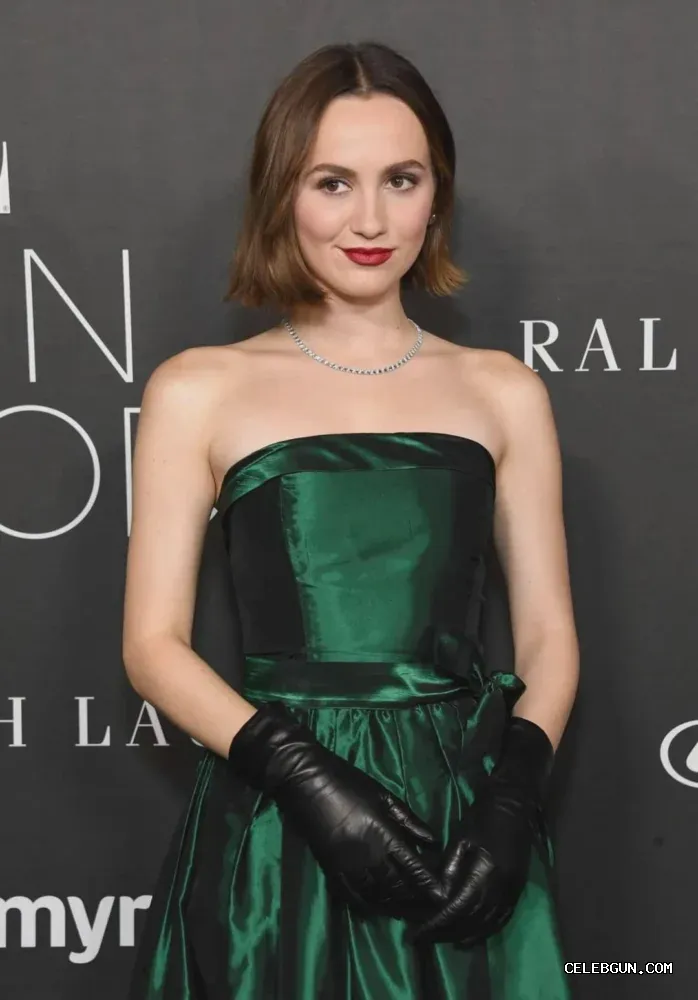 Maude Apatow’s Hot and Sexy Photo Collection with Gloves