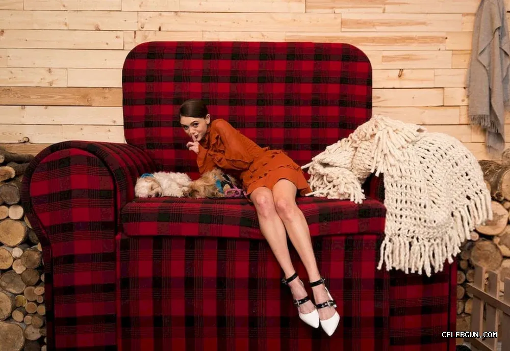 Natalia Dyer's Hottest Sexy Legs: Stunning Photo Collection