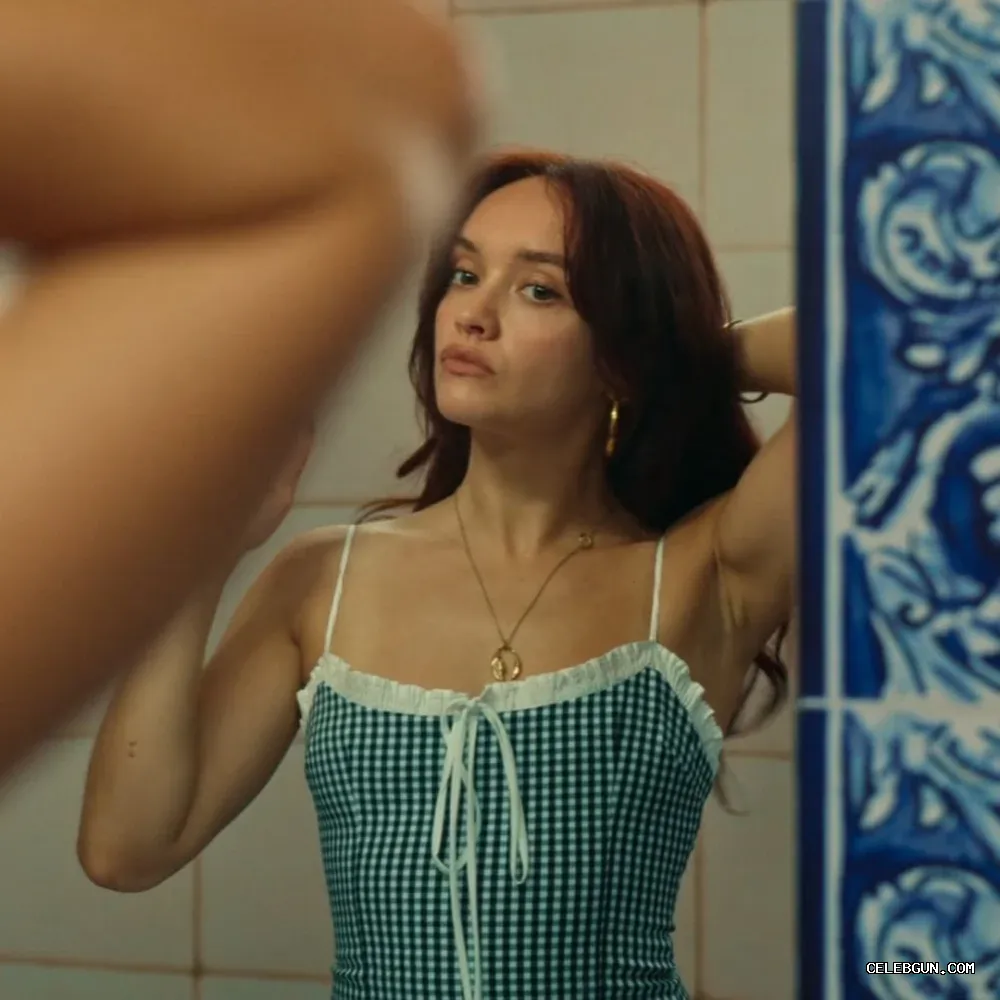 Olivia Cooke's Stunning Collection of Medium Boobs and Tits Photos