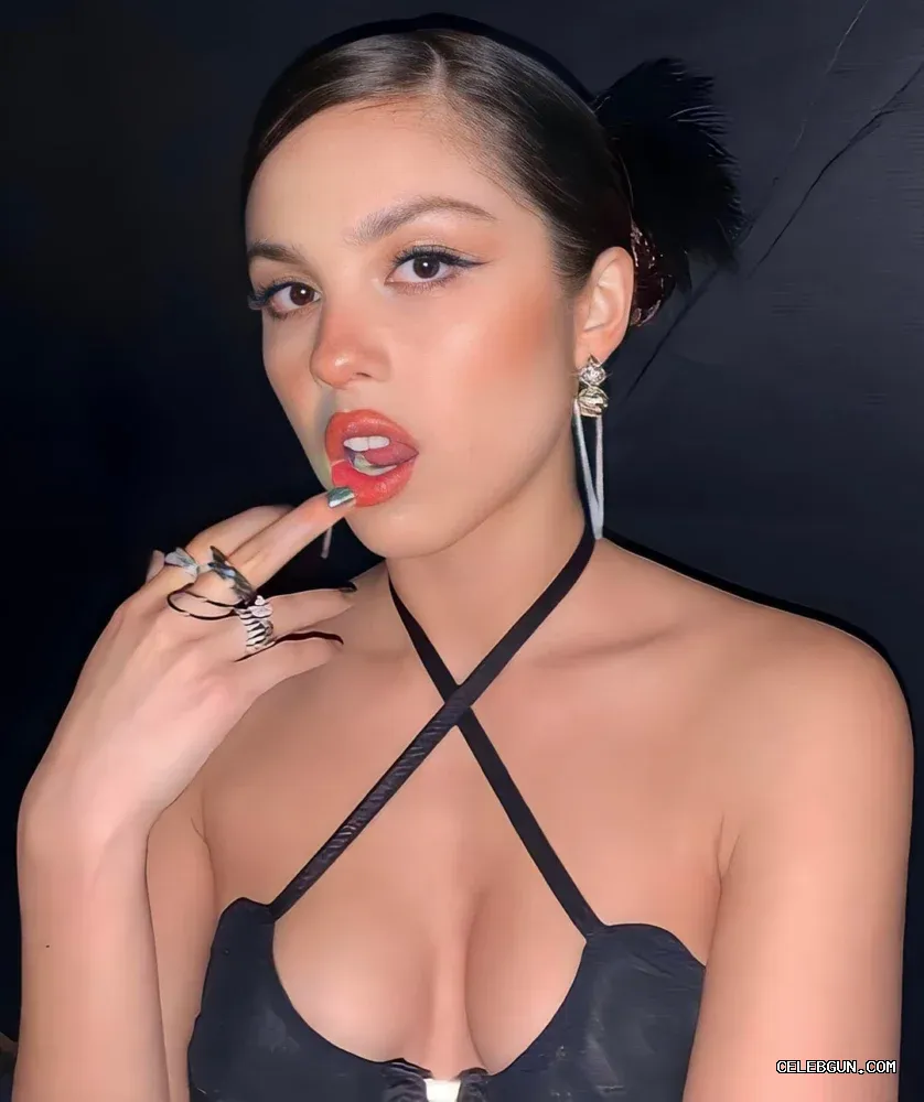 Olivia Rodrigo's Hot Red Lipstick Sexy Photo Collection