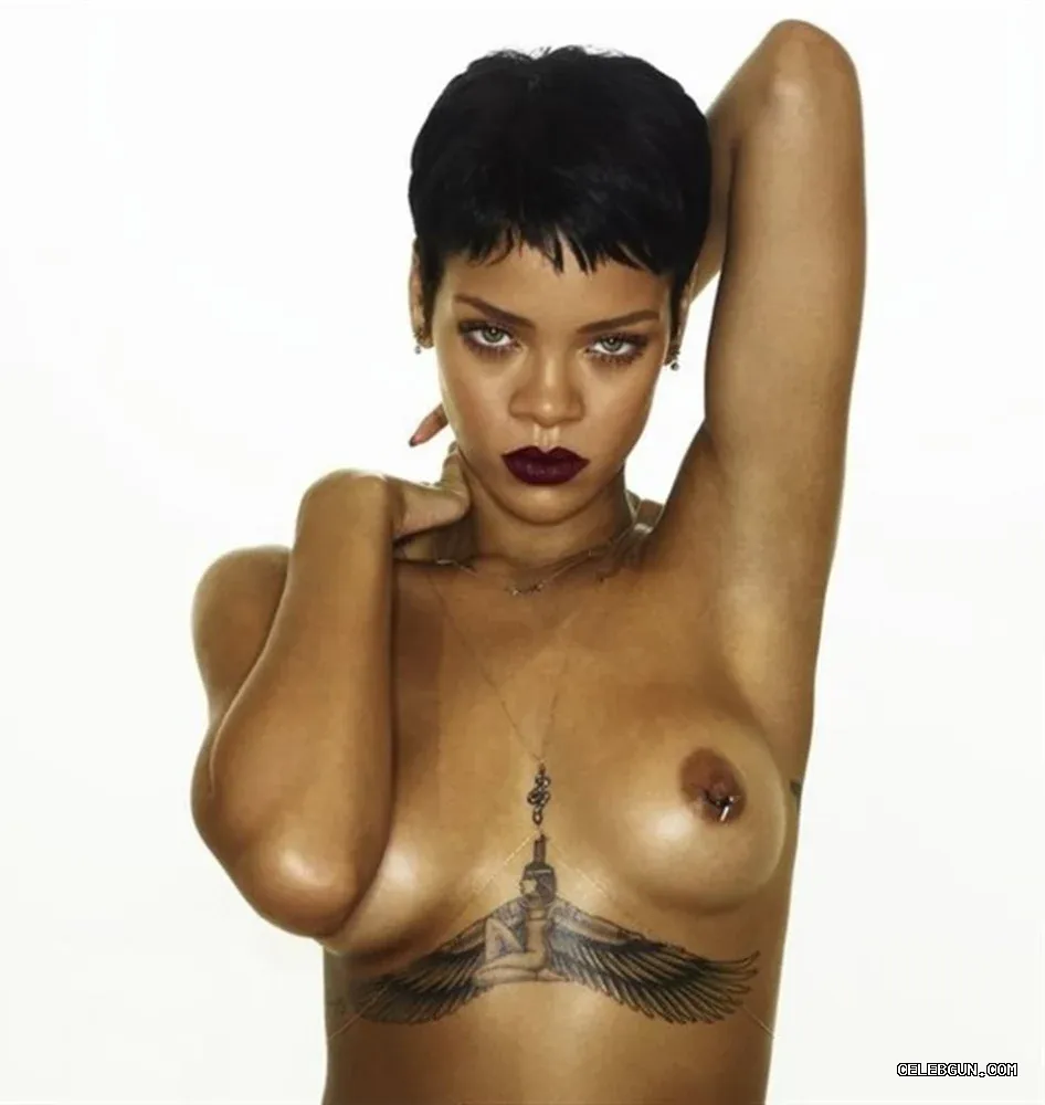 Rihanna Nude Photoshoot Exposing Her Hot Body and Alluring Curves