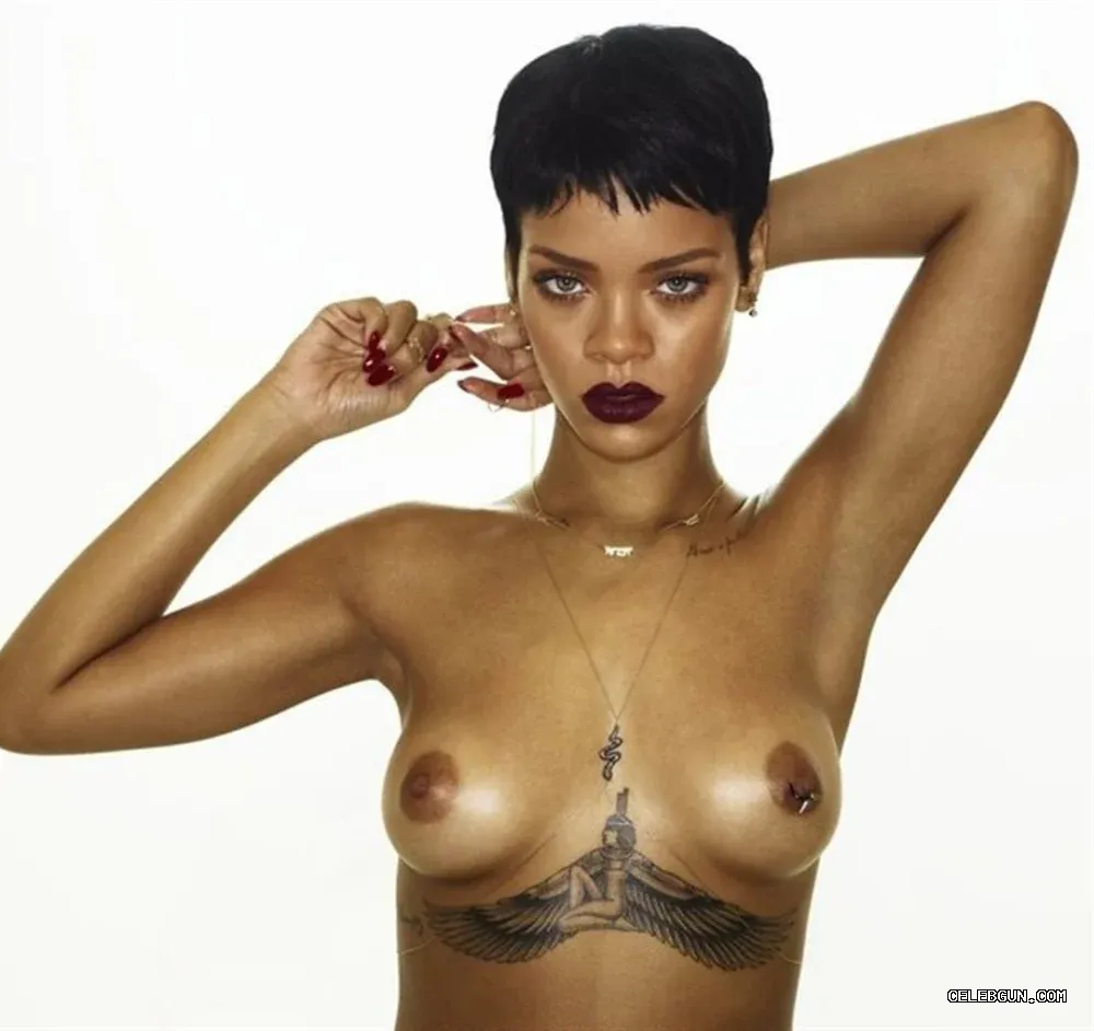 Rihanna Stunning Nude Photos Showcase Her Hot Body and Bold