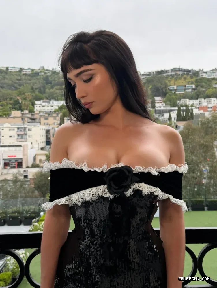 Rowan Blanchard's Stunning Collection of Sexy Boobs Photos