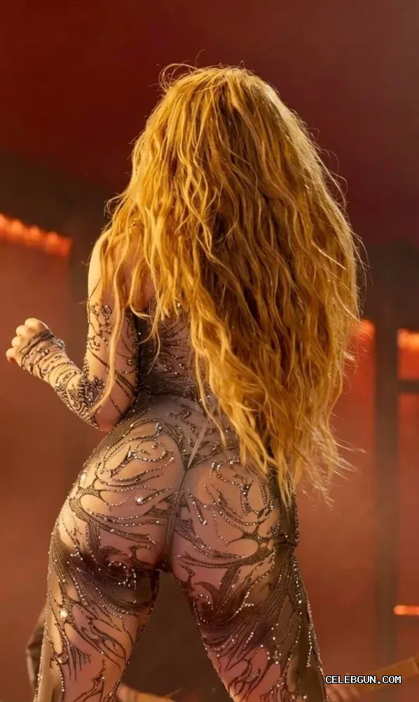 Shakira's Sexy Hot Butt: Sizzling Photo Collection of Her Finest