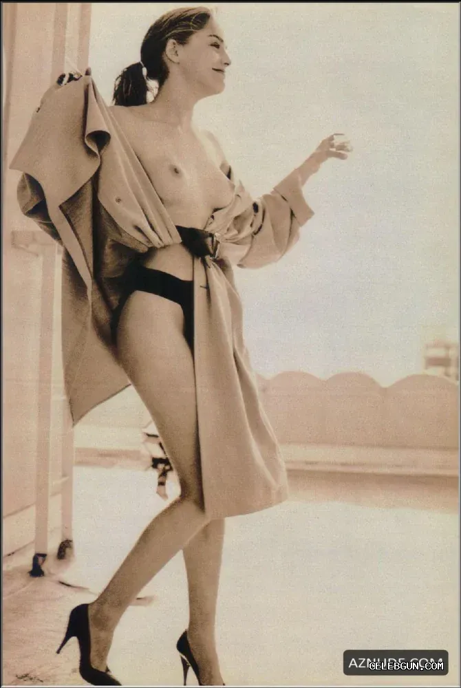 Sharon Stone Hot Nude Photoshoot Reveals All Her Stunning Curves