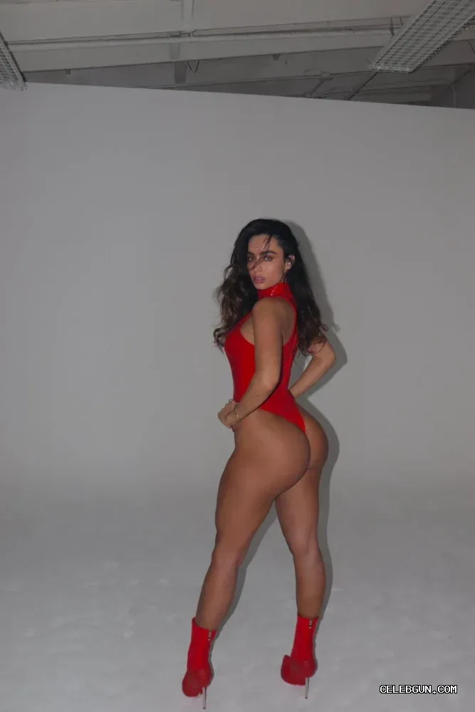 Sommer Ray's Sexy Hot Butt Collection: Must-See Photos!