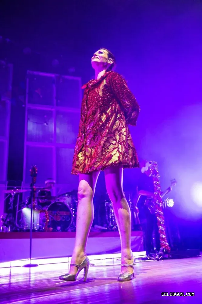 Sophie Ellis Bextor's Hot Legs: Irresistible Sexy Photo Collection