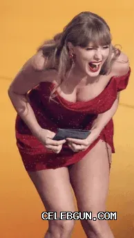 Taylor Swift's Sexy Boobs Collection: Tempting Photos Revealed