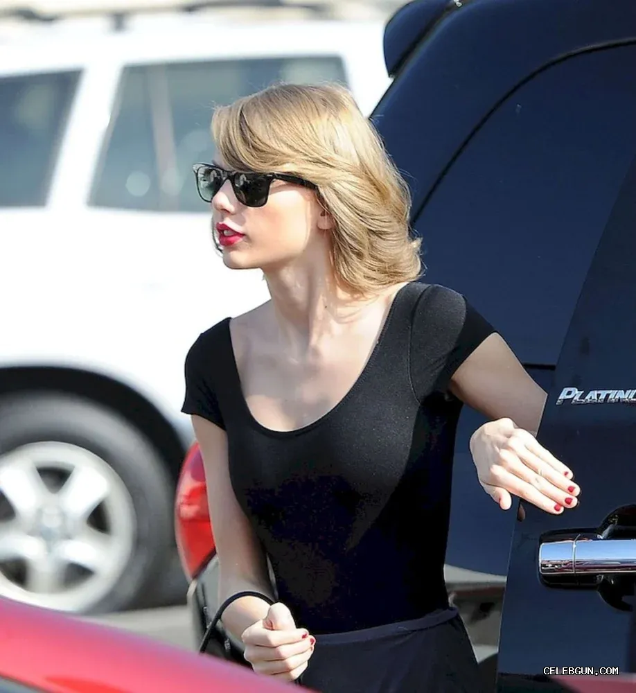 Taylor Swift's Stunning Nude Photo Collection of Petite Boobs