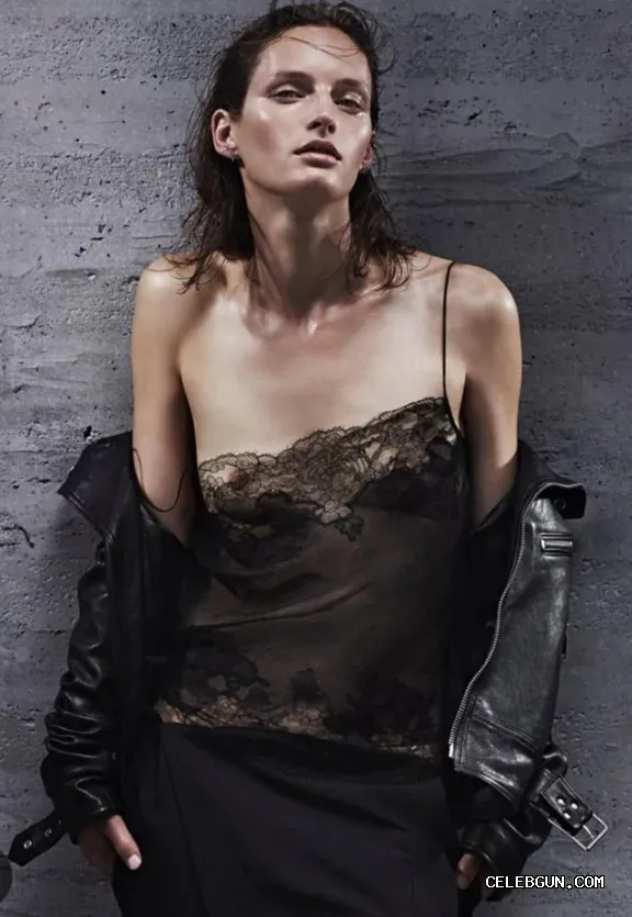 Vivien Solari's Stunning Nude Photo Collection Featuring A Cup Petite