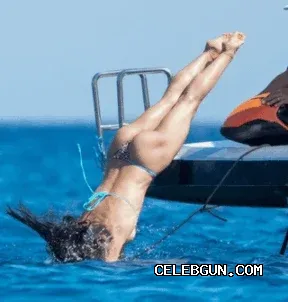 Amelia Gray Hamlin's Sexy Hot Ass Photos Collection