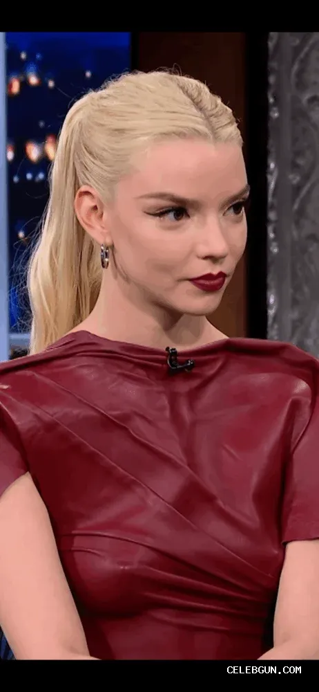 Anya Taylor-Joy's Stunning Nude Photos Collection of Medium Boobs and