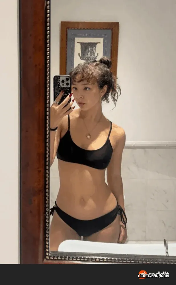 Aubrey Anderson-Emmons: Stunning A Cup Petite Boobs Collection Unveiled