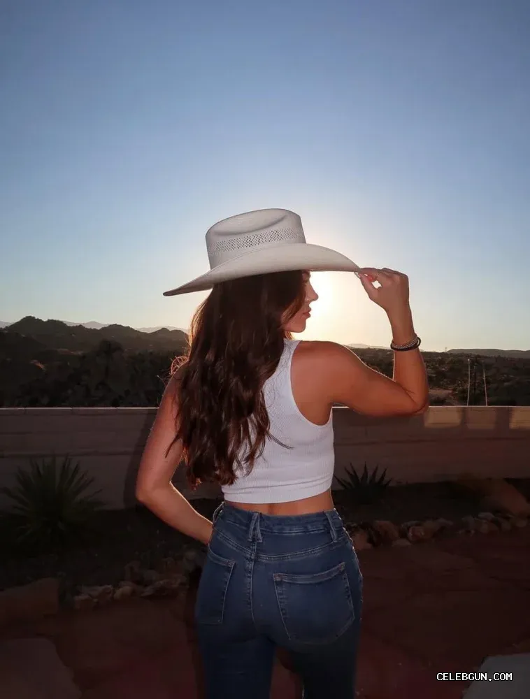 Ava Allan's Steamy Collection of Sexy Ass Photos