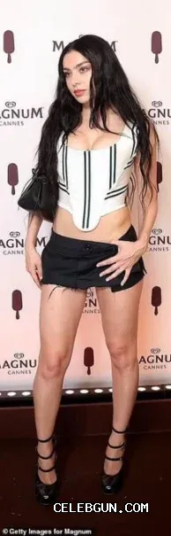 Charli XCX's Hot Sexy Photos Collection Showcasing Her Stunning Legs