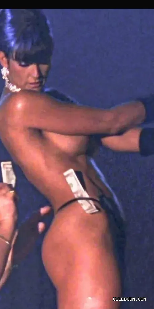 Demi Moore Unleashed in Hot Nude Photos from Movies and