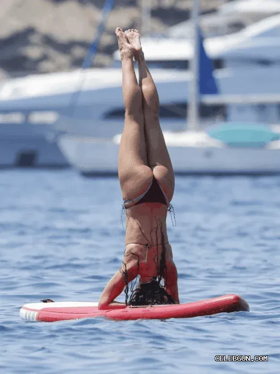 Dua Lipa’s Sexy Ass: Hot Photos Collection You Can’t Miss!