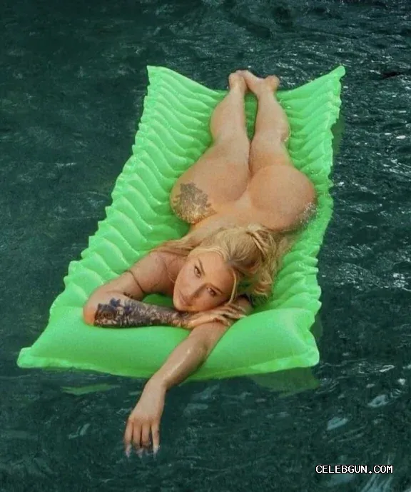 Iggy Azalea Shows Off Her Nude Body in Stunning Hot