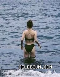 Kaitlyn Dever's Hot and Sexy Ass: Must-See Photos Collection!