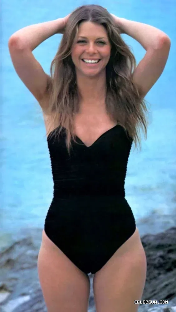 Lindsay Wagner's Stunning A Cup Boobs: Petite Nude Photo Collection