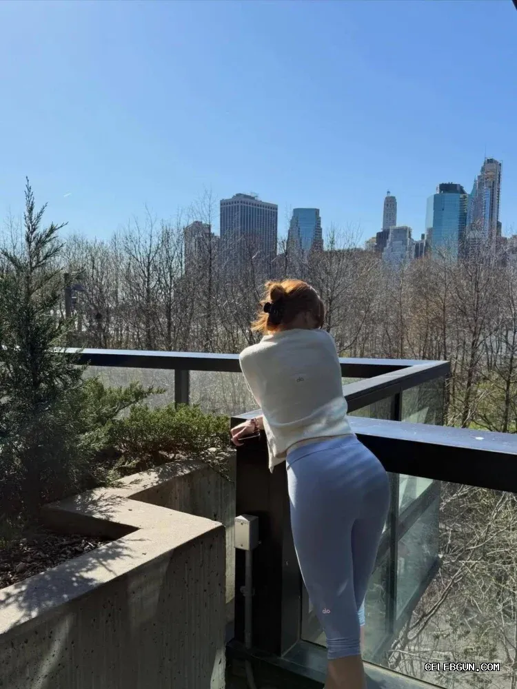 Madelaine Petsch's Hot Sexy Butt Photos Collection