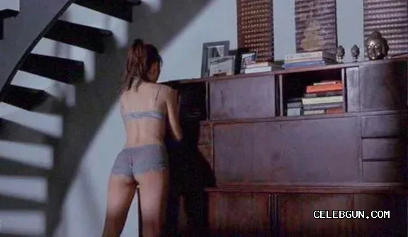 Marisa Tomei's Hot Ass: Sexy Photo Collection You Can't Miss!