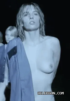 Maya Hawke's Stunning Nude Photo Collection: B Cup Boobs and