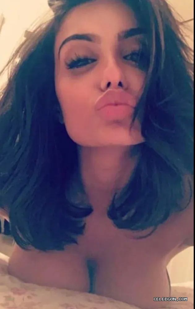 Mikaela Hoover - Sexy Collection of Boobs Photos You Can't